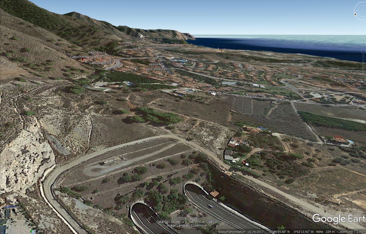 Über der Autobahn schwebend ... Blick von Westen aus (Malaga)